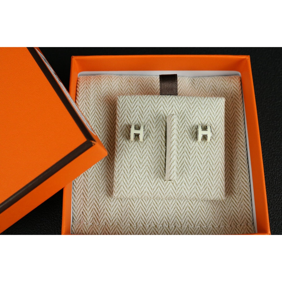 Include Authentic Detective Certificate of Authenticity|Very Good ( Rank A) | HERMES Mini PopH Earrings Craie White Silver|W25091011