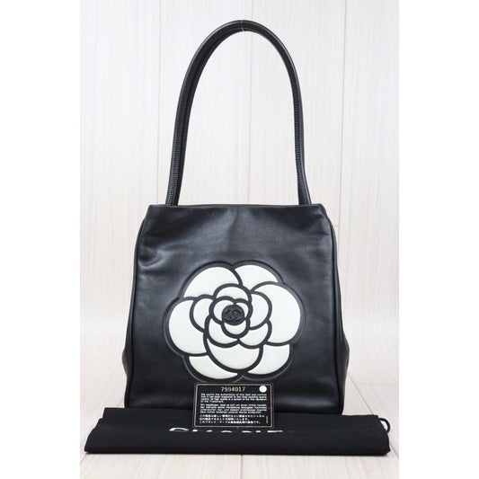 Rank AB | CHANEL Camellia Lamb Skin ToteBag Made In 2002~2003 Year |24040406