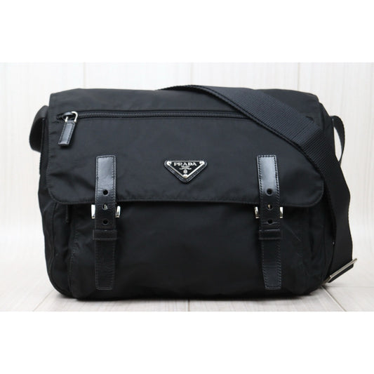 Very Good ( Rank A) |Prada Nylon ShoulderBag Black Silver Hardware|25021001