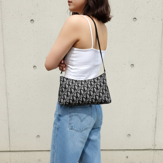 Include Entrupy Certificate of Authenticity|Good ( Rank AB)| Dior Trotter Black Shoulder Bag |26042002