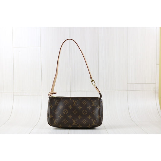 Rank A | LV Monogram Pochette Accessoires Current Model|S24031802