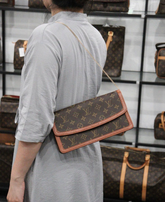 Rank AB | LV Monogram Pochette Dame 26 Vintage Clutch Bag|23100617