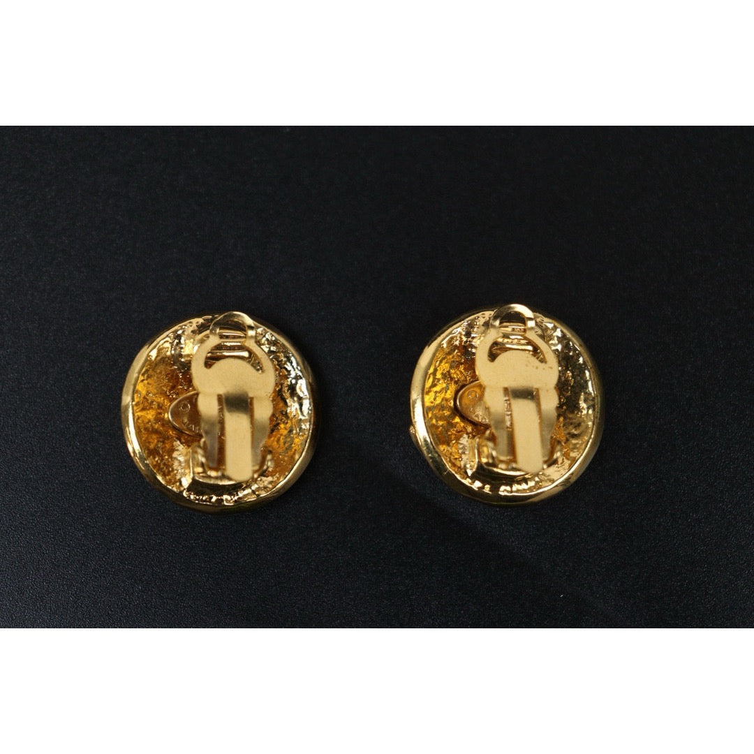 Very Good ( Rank A) |CHANEL Coco Mark Gold 24 Plated Earrings |S24112511