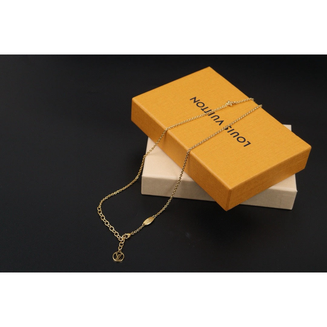 Very Good ( Rank A) | LV Collier LV Lconic Rhinestone Necklace |24103121