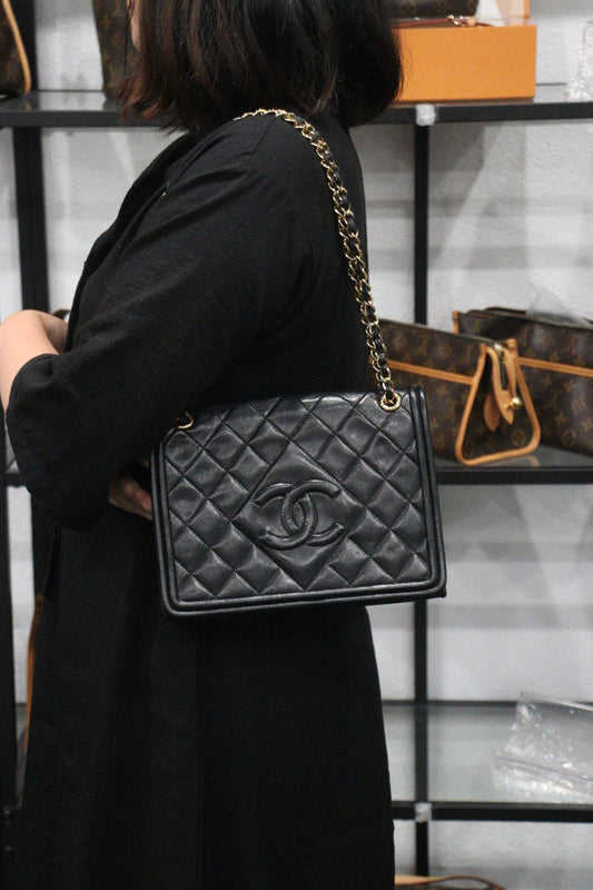 Rank AB | CHANEL Vintage Matrasse 23 Shoulder Bag Black Made In 1989~1991 Year|23092810