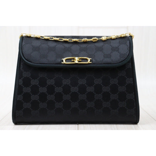 Rank AB | GUCCI Vintage GG Velvet Clutch Bag Black |24060306
