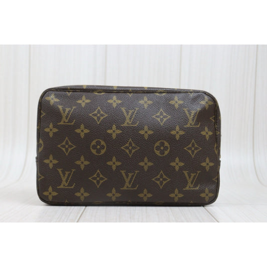 Include Entrupy Certificate of Authenticity|Good ( Rank AB) | Louis Vuitton Truth Toilet 23 Monogram Makeup Pouch|26102302