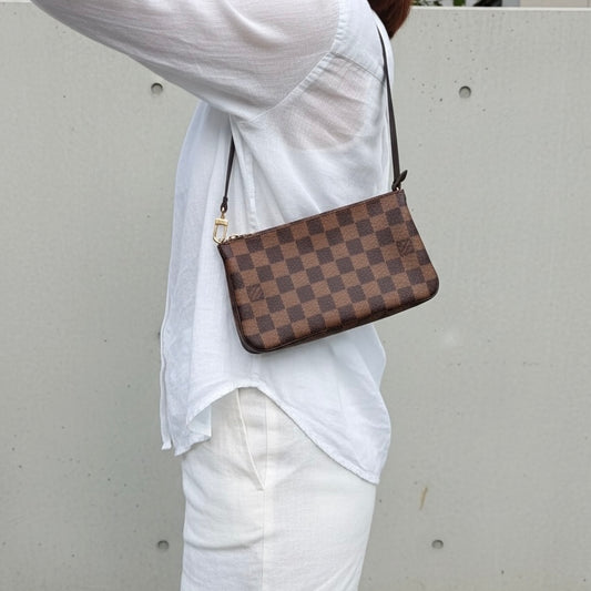 Include Entrupy Certificate of Authenticity|Good ( Rank AB)|Louis Vuitton Damier Pochette Accessoires |26062913