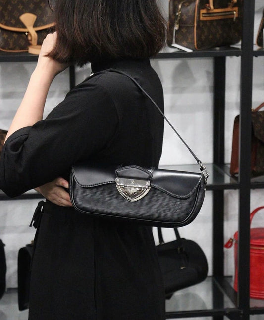 Rank A| LV Epi Shoulder Bag Black|23092210