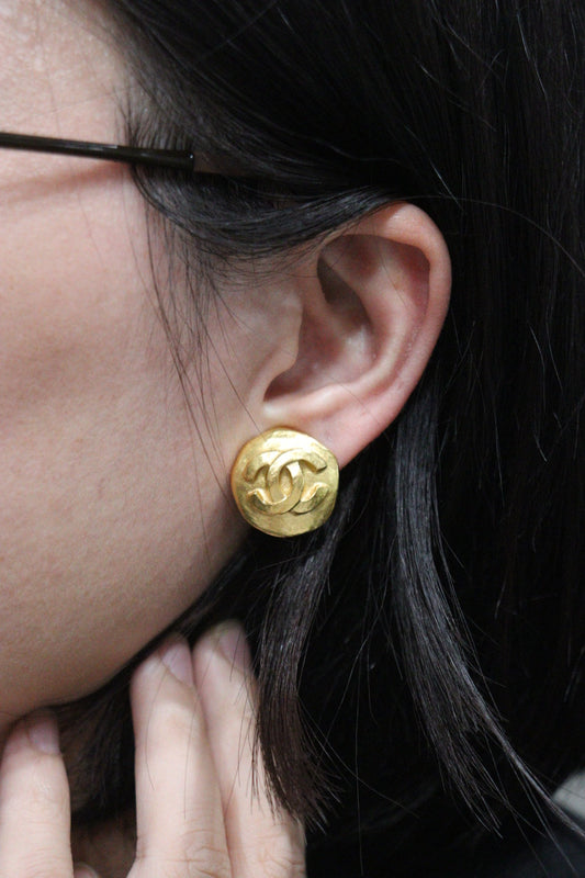 Rank A |CHANEL Vintage Coco Mark 18K Gold Plating Earrings Made In 1995 Year |23101202