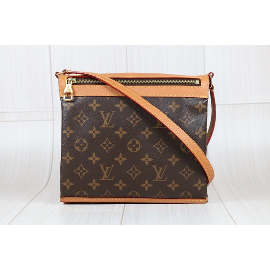 Very Good ( Rank A)| LV Monogram Saumur Edition 2020 Shoulder Bag|S24042404