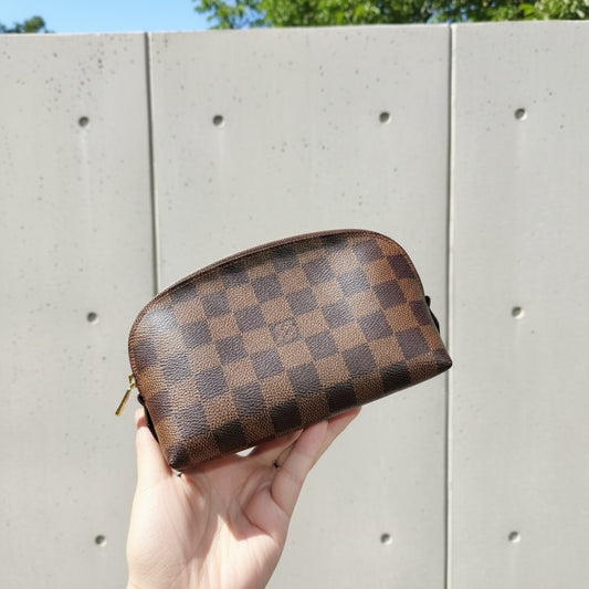 Include Entrupy Certificate of Authenticity|Very Good ( Rank A)|Louis Vuitton Damier Cosmetic Pouch PM|26042810
