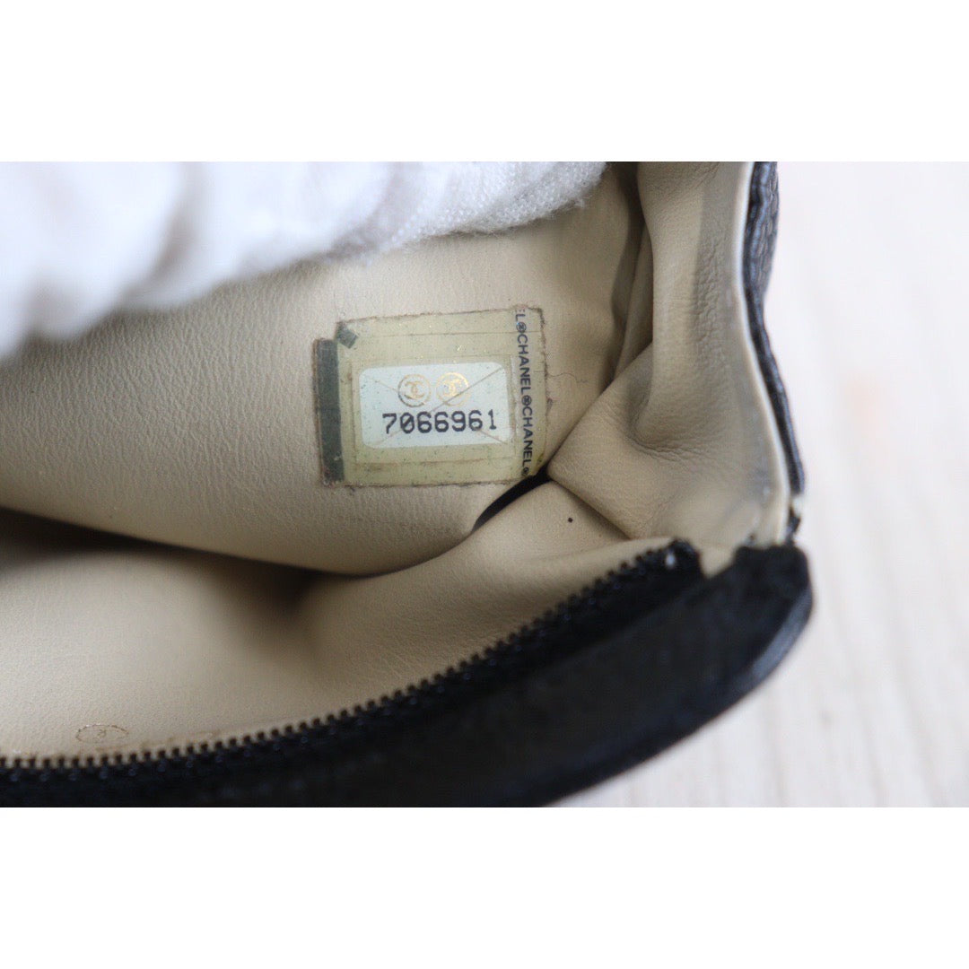 Rank A |Chanel Caviar Skin Pouch|V23090734