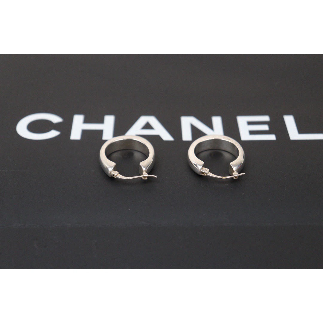 Rank A |CHANEL Vintage Silver Plating Earrings |Q24053024