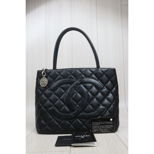 Include Entrupy Certificate of Authenticity|Very Good ( Rank A)| CHANEL Caviar Skin Calf Leather Tote Bag Black Made In 2000~2002Year|26092201
