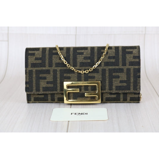 Very Good ( Rank A)|FENDI Zucca Mamma Continental With Chain|S25081801