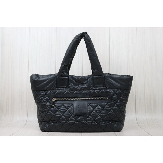 Very Good ( Rank A)| CHANEL Down Tote Bag Black Made in 2010-2011Year |P24120205