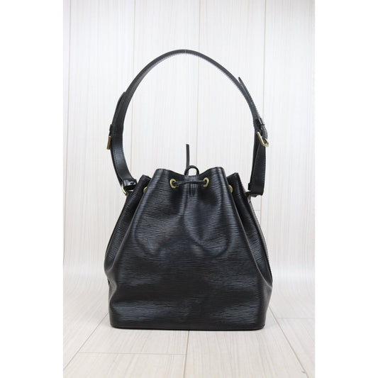 Include Entrupy Certificate of Authenticity|Fair ( Rank B)| Louis Vuitton Epi Noe Shoulder Bag Black|25122705