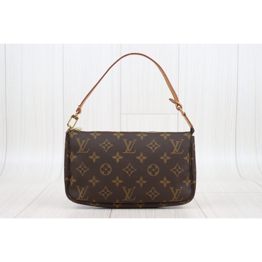 Rank AB | LV Monogram Pochette Accessoires |V23110915