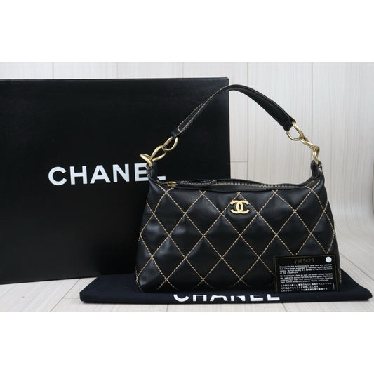 Rank AB| CHANEL Hobo Calf Leather Shoulder Bag Made In 2002~2003Year|V24071805