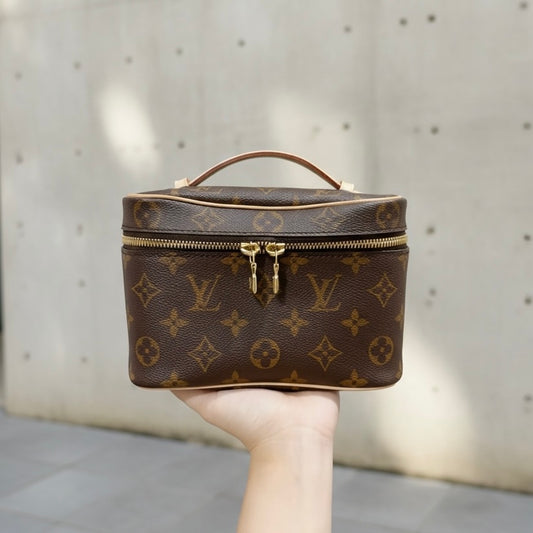 Include Entrupy Certificate of Authenticity|Very Good ( Rank A)| Louis Vuitton Monogram Nice Mini Vanity Handbag IC Chips Model|X26051718