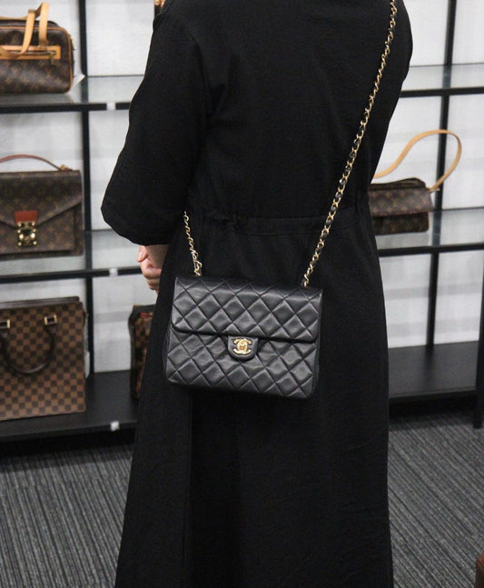 Rank AB | CHANEL Black Lanbskin Square 20 Shoulder Bag Made In 1989~1991 Year|V23062973