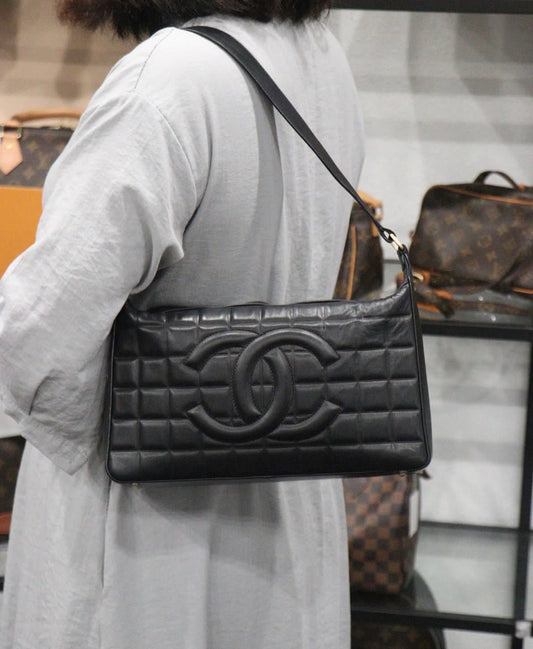 Rank A | CHANEL Lambskin Shoulder Bag Black Made In 2003~2004 Year |23091808