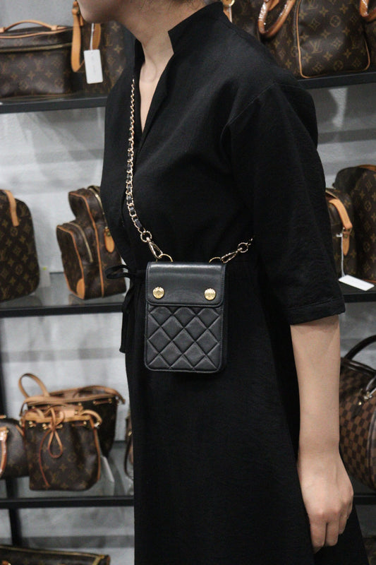 Include Entrupy Certificate of Authenticity|Good ( Rank AB)| CHANEL Black Lanbskin Phone Pochette Made In 1996~1997Year |W24080702