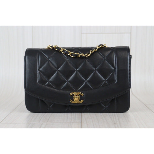 Rank A| CHANEL Matrasse Diana 22 Lamb Skin Chain Bag |23092611