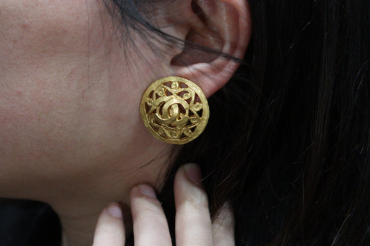 Rank A |CHANEL Coco Mark Gold 24 Plated Earrings |24010508