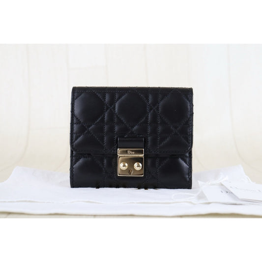 Excellent(Rank SA)| Dior Lady Dior Lamb Skin Black Wallet|S26022618
