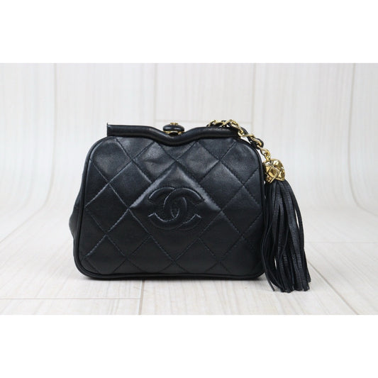 Rank A| CHANEL Matrasse Lambskin Waist Bag |P24073009