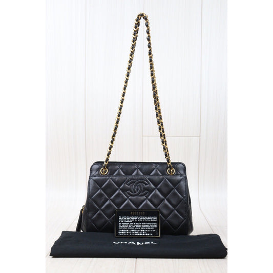 Rank A |CHANEL Vintage Lambskin Shoulder Bag Made in 1996-1997 Year|P24061144