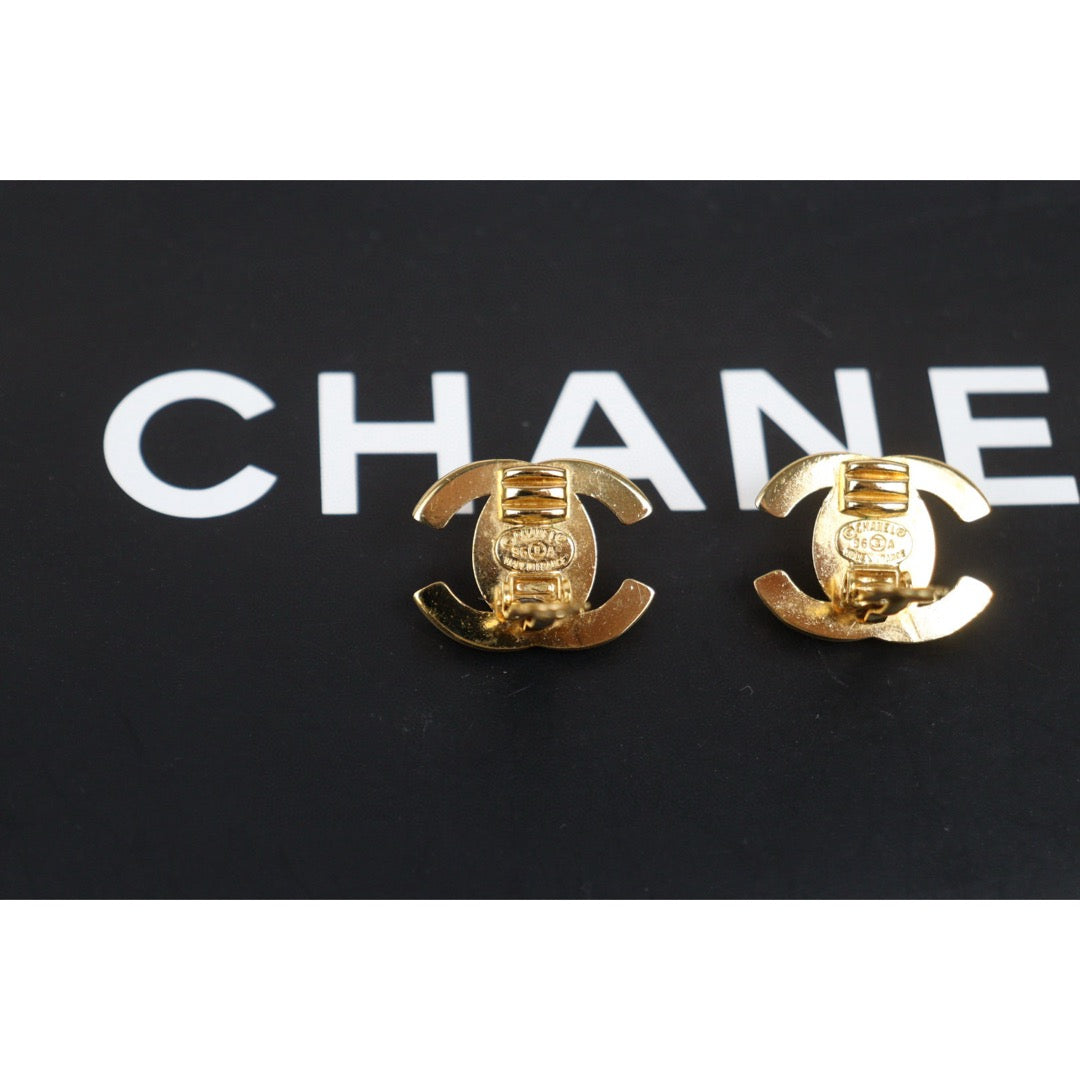 Very Good ( Rank A)|CHANEL Vintage 18K Gold Plating Earrings Made In 1996 Year |V25030620