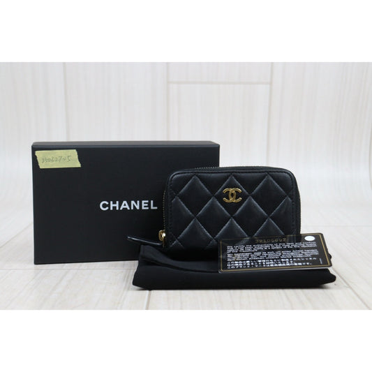 Good ( Rank AB)|CHANEL Lambskin Card Holder Black Made In 2022 - 2023 Year|25032705