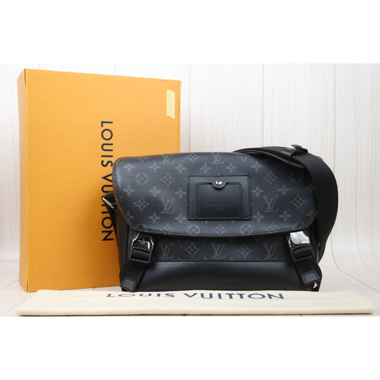Very Good ( Rank A)| LV Monogram Voyager Shoulder Bag Black|P25012210
