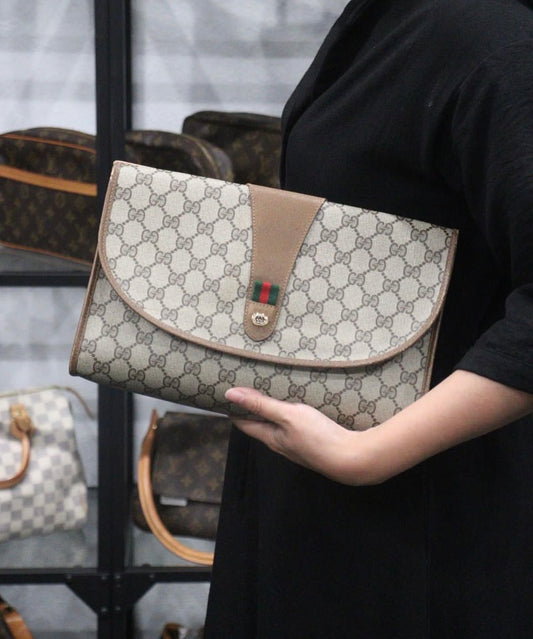 Rank AB | GUCCI Vintage GG Campus Clutch Bag |23060607