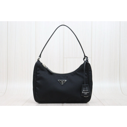 Very Good ( Rank A) | PRADA Re-Edition 2005 HOBO HandBag Black|S25101608