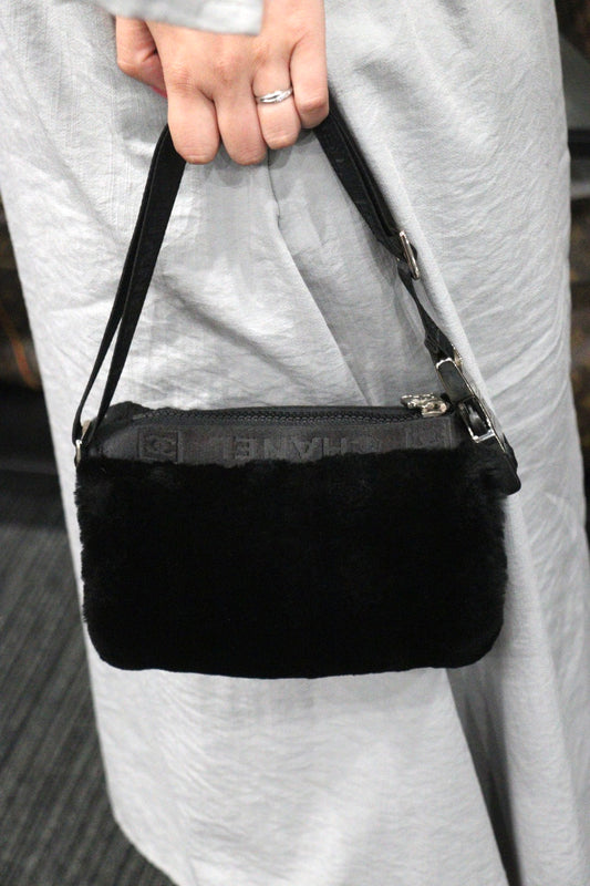 Very Good ( Rank A) | CHANEL Rabbit Fur Canvas Shoulder Bag Black Made In 2005-2006Year|W24080703