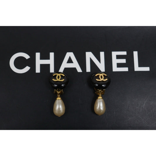 Very Good ( Rank A) |CHANEL 94A COCO Mark Water Drop Pearl Earrings Made In 1994Year|26021912