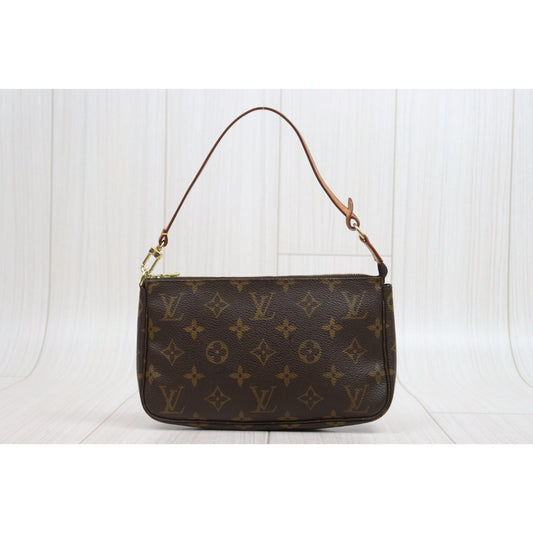 Include Entrupy Certificate of Authenticity|Good ( Rank AB)|Louis Vuitton Monogram Pochette Accessoires |26021904
