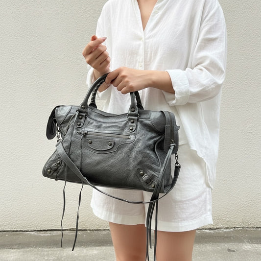 Include Entrupy Certificate of Authenticity|Good ( Rank AB)|Balenciaga Waxed Leather Classic City MM Grey HandBag Shoulder Bag |S26060108
