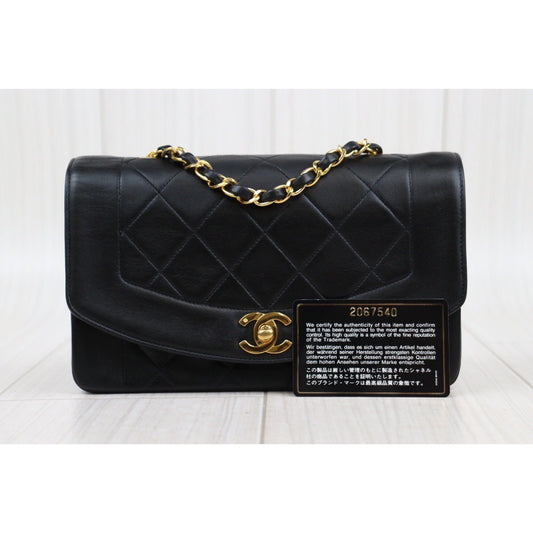 Rank AB| CHANEL Matrasse Diana 22 Lamb Skin Chain Bag Made in 1991-1994 Year|23120809