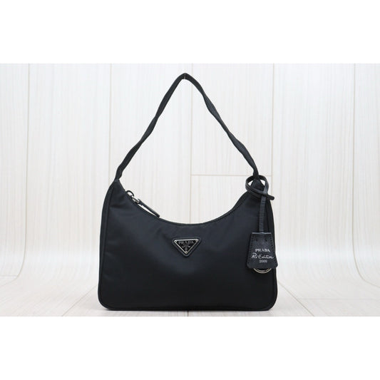Very Good ( Rank A) | PRADA Re-Edition 2000 HOBO HandBag Black|S25071017