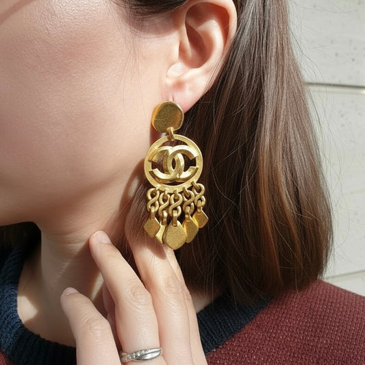 Include Authentic Detective Certificate of Authenticity|Very Good ( Rank A) |CHANEL 99P COCO Mark Golden Earrings Made In 1999Year|Y26040710