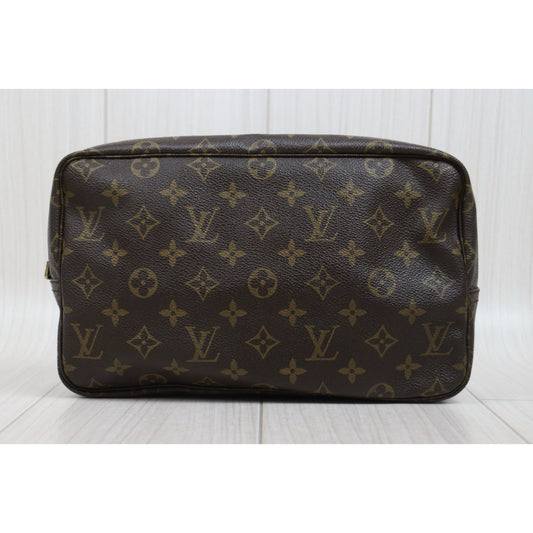 Include Entrupy Certificate of Authenticity|Very Good ( Rank A)| Louis Vuitton Truth Toilet 28 Monogram Makeup Pouch|26030503