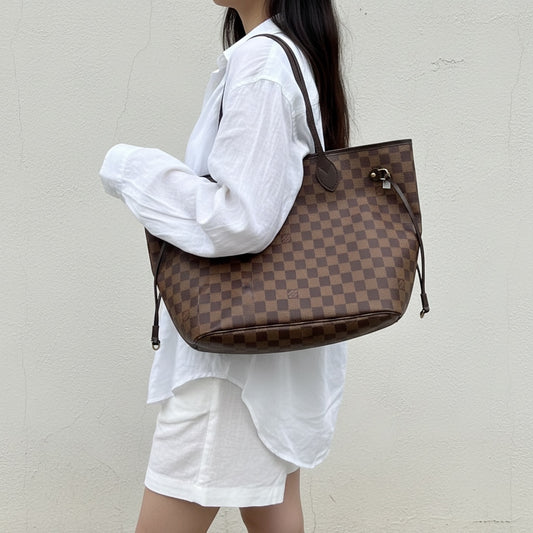 Include Entrupy Certificate of Authenticity|Good ( Rank AB)|Louis Vuitton Damier Neverfull MM With Pouch |S26052515