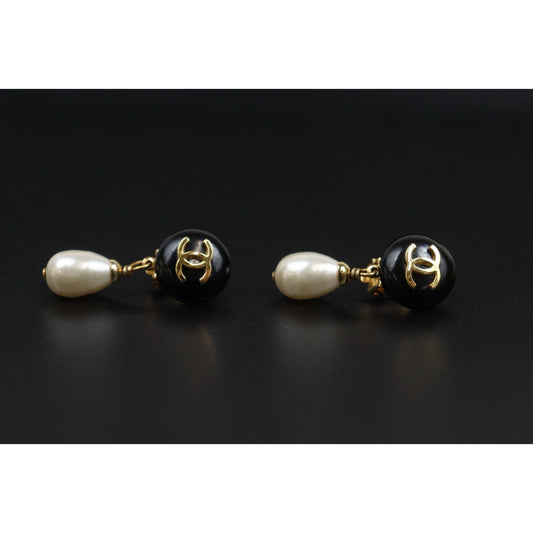 Very Good ( Rank A) |CHANEL COCO Mark Pearl Drop Earrings Made In 1995Year|25080710