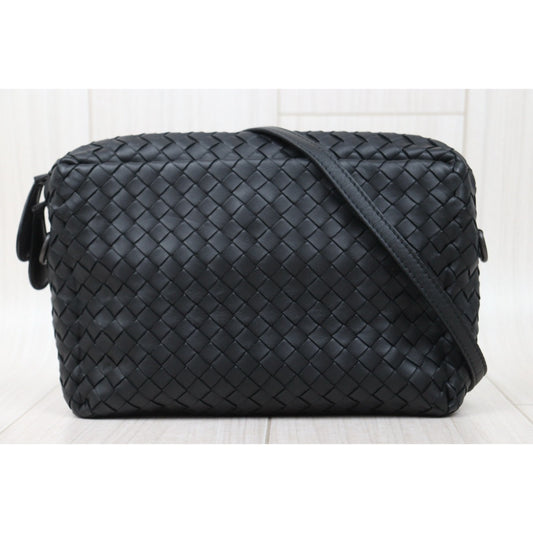 Very Good ( Rank A)| Bottega Veneta Lamb Skin Loop Camera Shoulder Bag Black|S25032609