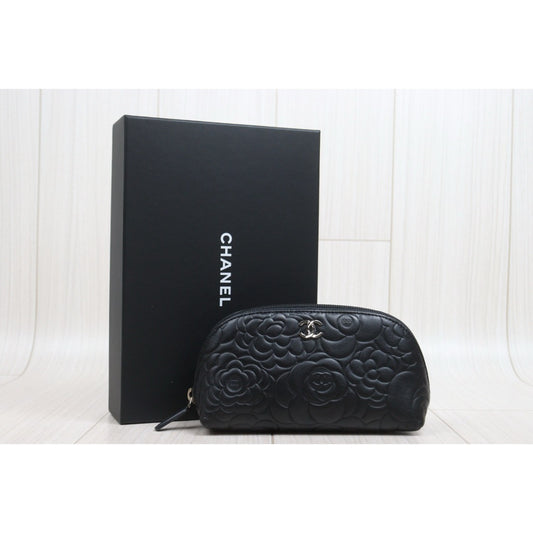 Very Good ( Rank A)| CHANEL Lambskin Camellia Cosme Pouch Black Made In 2012Year|26022403
